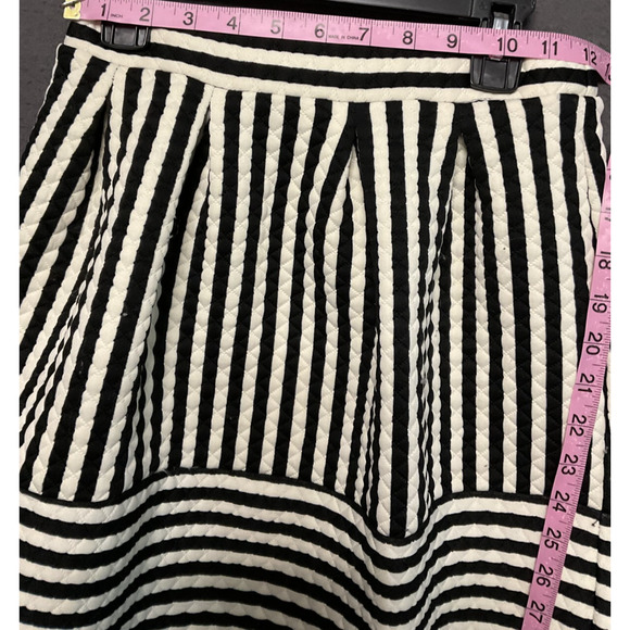 Xhilaration XS black & white/cream color striped mini skirt pull-on stretch - Picture 2 of 7
